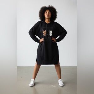 Angela Mara Ptp 27 Inches Front 36 Inches Back 40 Inches